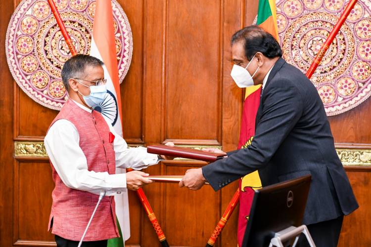 சூரிய சக்தி மின் உற்பத்தித் திட்டங்களை மேம்படுத்த இந்தியா உதவி